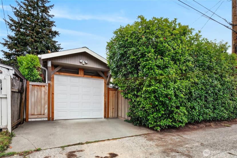 Property photo for 3826 Belvidere Avenue Sw, Seattle photo 21