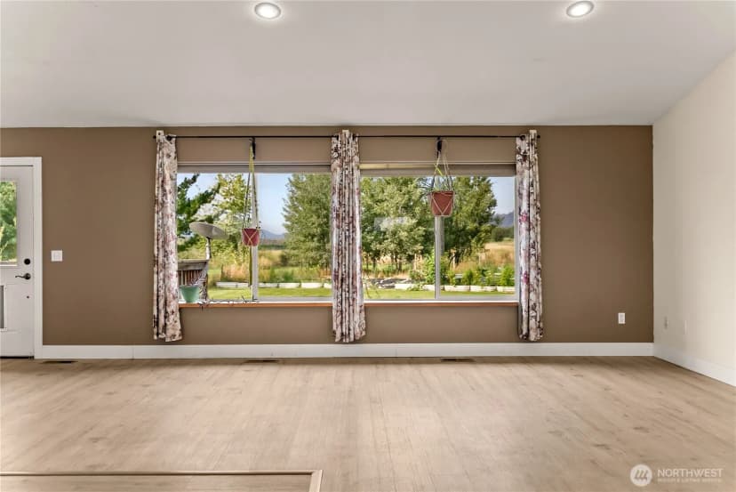 Property photo for 6 Peacock Lane, Omak photo 8