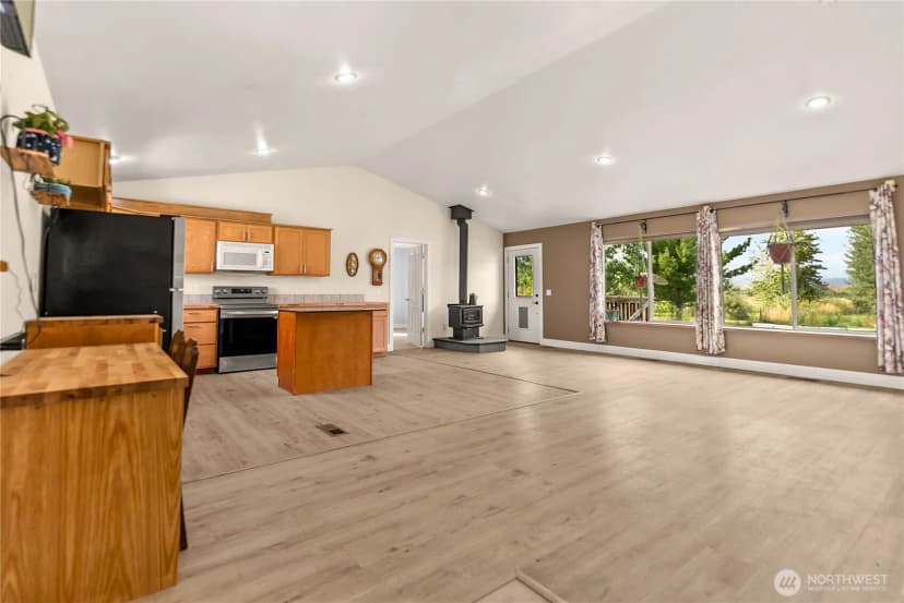 Property photo for 6 Peacock Lane, Omak photo 5