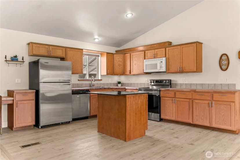 Property photo for 6 Peacock Lane, Omak photo 7