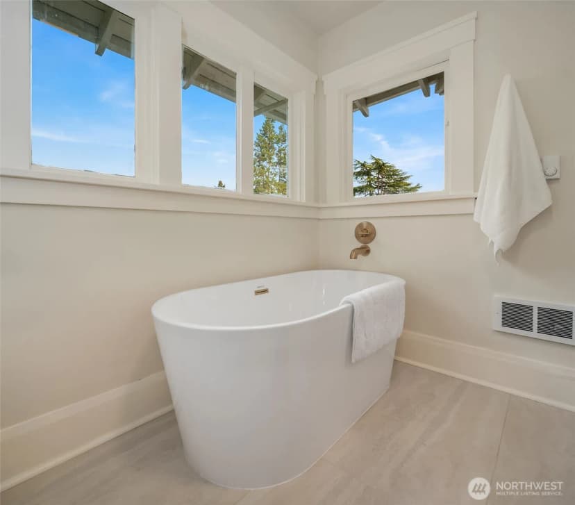 Property photo for 2332 33rd Avenue S, Seattle photo 26