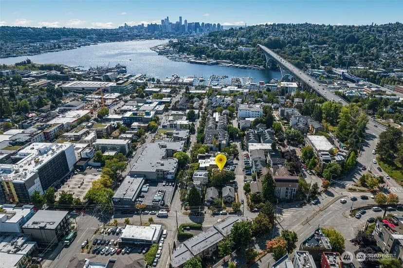 Property photo for 3661 Albion Place N #2, Seattle photo 14