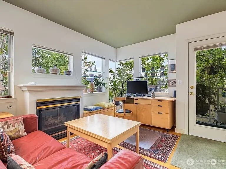 Property photo for 3661 Albion Place N #2, Seattle photo 6