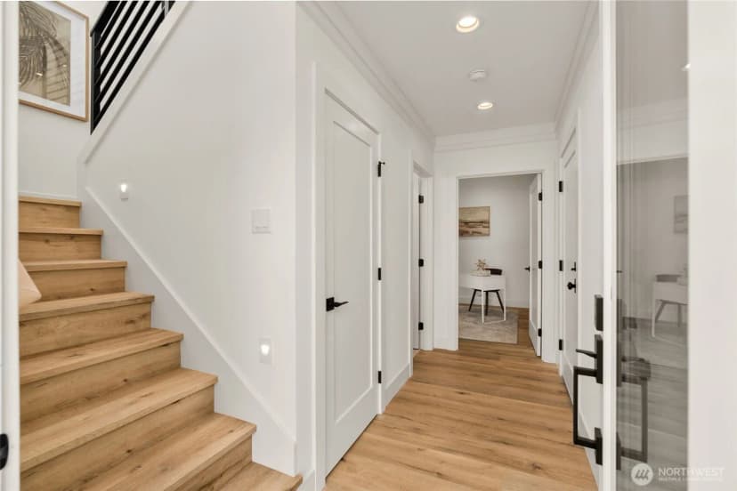Property photo for 9251 Palatine Avenue N, Seattle photo 3