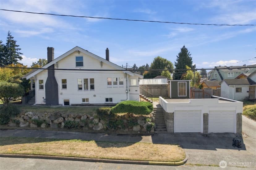 Property photo for 3301 17th Avenue S, Seattle photo 32