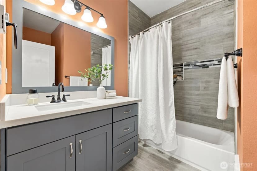 Property photo for 3301 17th Avenue S, Seattle photo 12