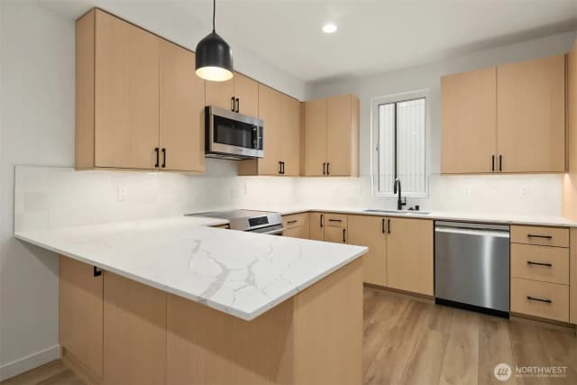 Property photo for 805 Ne 71st Street, Seattle photo 5