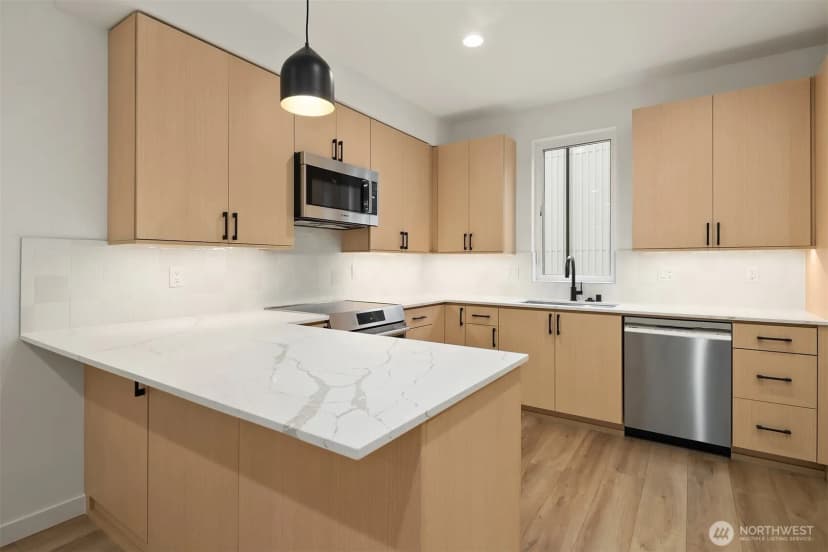 Property photo for 805 Ne 71st Street, Seattle photo 5