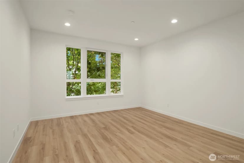 Property photo for 805 Ne 71st Street, Seattle photo 12