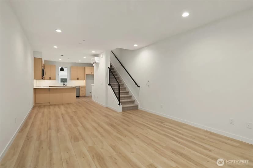 Property photo for 805 Ne 71st Street, Seattle photo 10