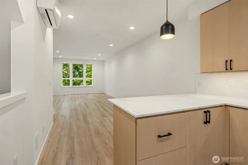 Property photo for 805 Ne 71st Street, Seattle photo 8