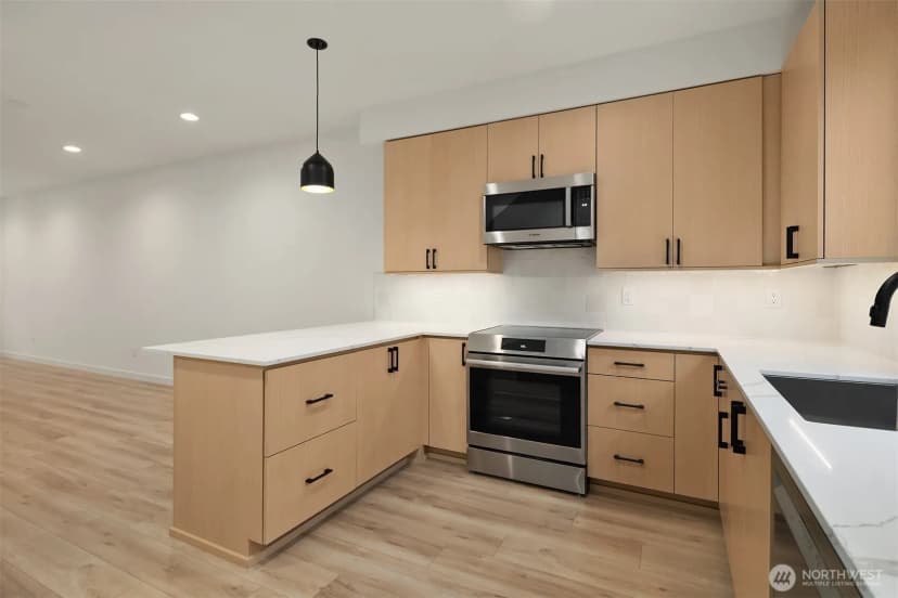 Property photo for 805 Ne 71st Street, Seattle photo 6