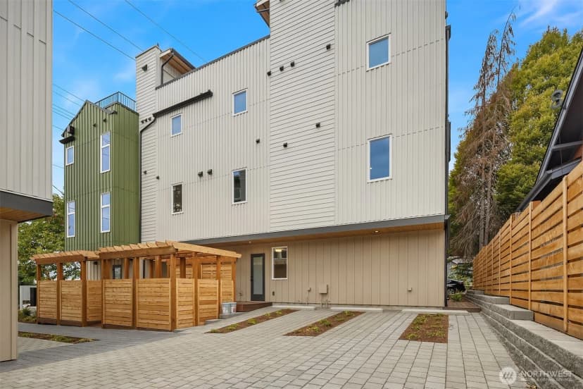 Property photo for 805 Ne 71st Street, Seattle photo 32