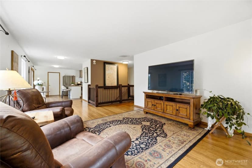 Property photo for 17209 45th St E, Lake Tapps photo 6