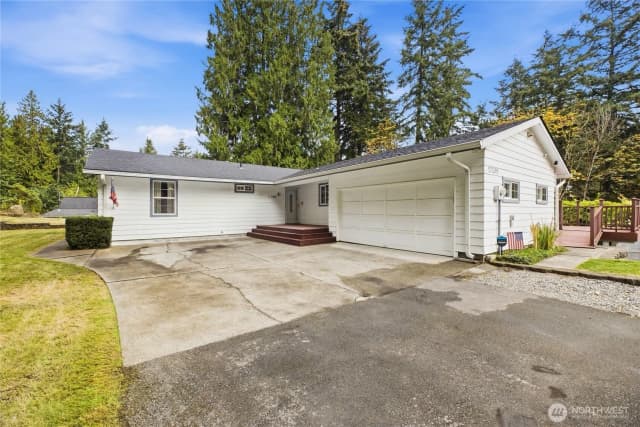 Property photo for 17209 45th St E, Lake Tapps photo 2