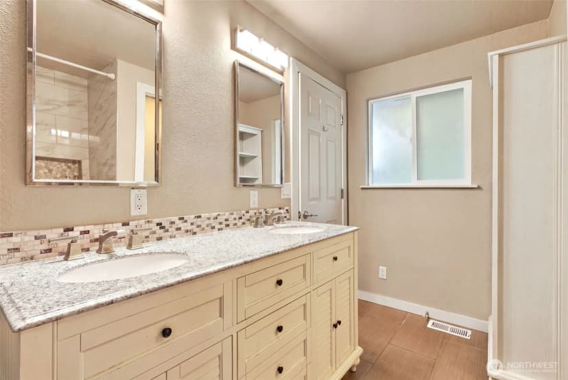 Property photo for 17102 146th Avenue Se, Renton photo 16