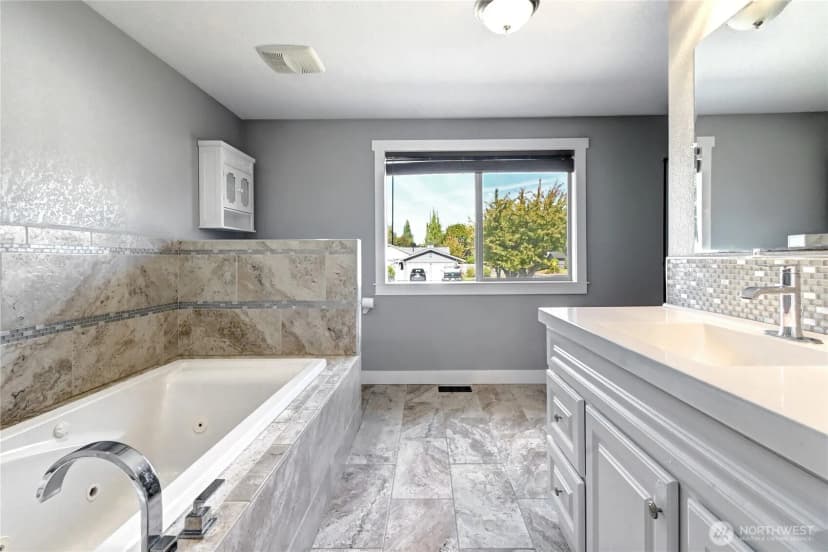 Property photo for 6108 88th Street Ne, Marysville photo 17
