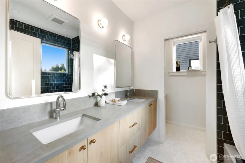 Property photo for 2010 Mcgilvra Boulevard E, Seattle photo 21