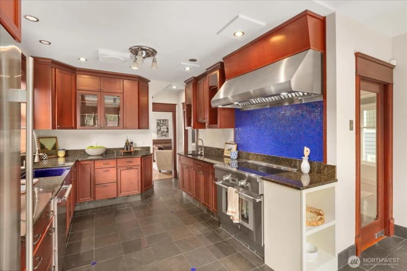 Property photo for 2337 N 61st Street, Seattle photo 10