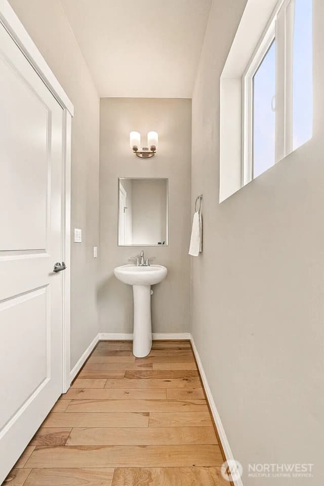 Property photo for 6337 Victoria Avenue Se, Auburn photo 3