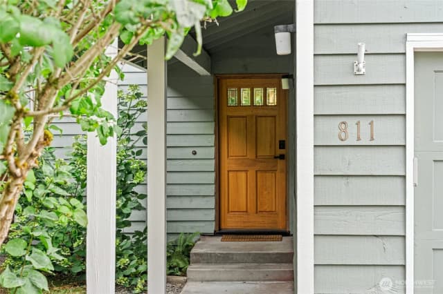 Property photo for 811 Ne 57th Street, Seattle photo 4
