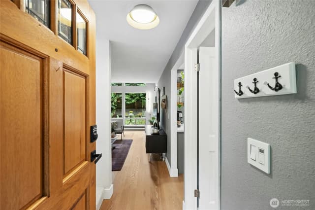 Property photo for 811 Ne 57th Street, Seattle photo 5