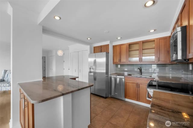 Property photo for 6533 Seaview Avenue Nw #710a, Seattle photo 5