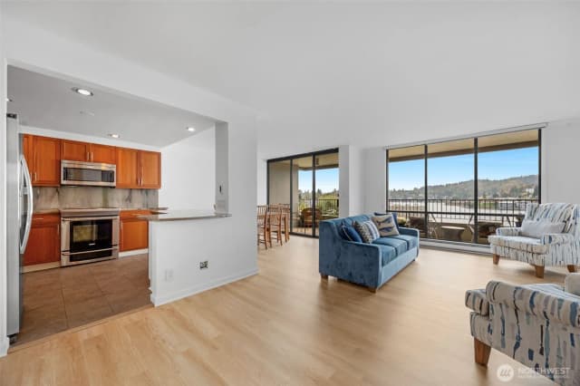 Property photo for 6533 Seaview Avenue Nw #710a, Seattle photo 2