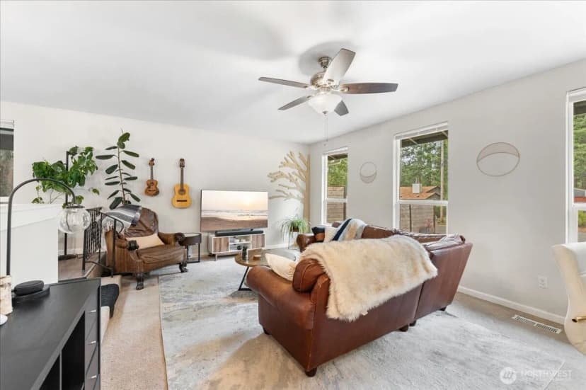 Property photo for 4002 55th Street Ct Nw, Gig Harbor photo 2
