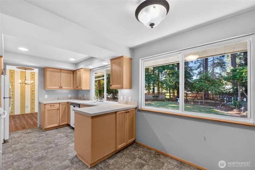 Property photo for 12212 47th Avenue E, Tacoma photo 10