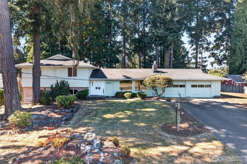 Property photo for 12212 47th Avenue E, Tacoma photo 2