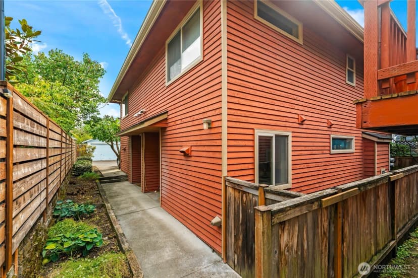 Property photo for 2008 Se 15th Ave South, Seattle photo 28