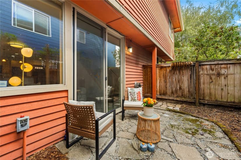 Property photo for 2008 Se 15th Ave South, Seattle photo 27