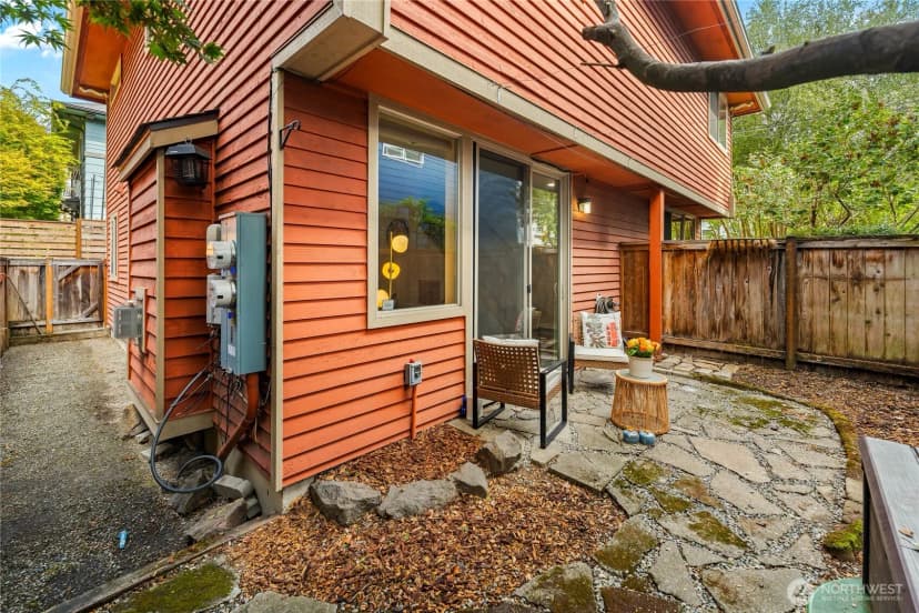 Property photo for 2008 Se 15th Ave South, Seattle photo 26