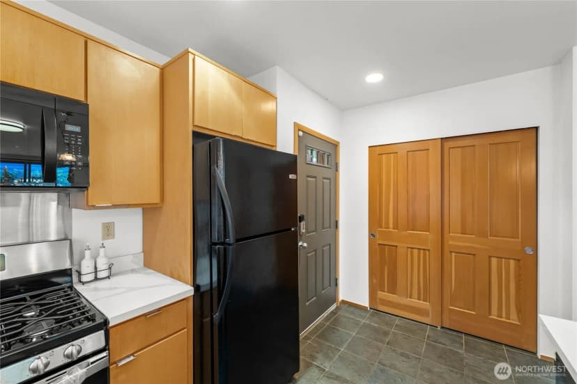 Property photo for 2008 Se 15th Ave South, Seattle photo 17