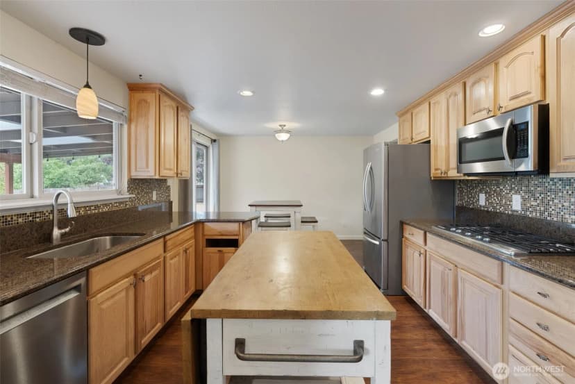 Property photo for 15018 113th Avenue E, Puyallup photo 11