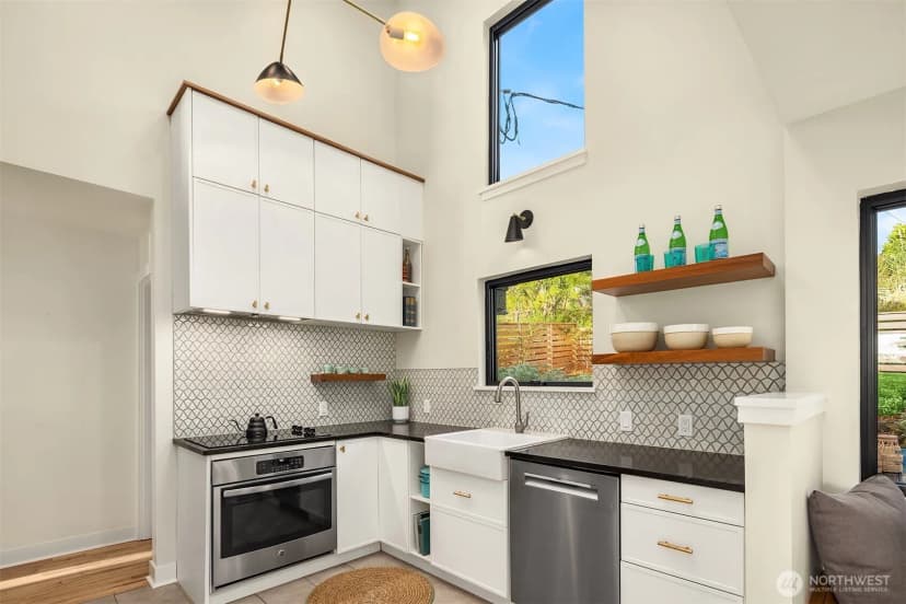Property photo for 4002 12th Avenue S, Seattle photo 13