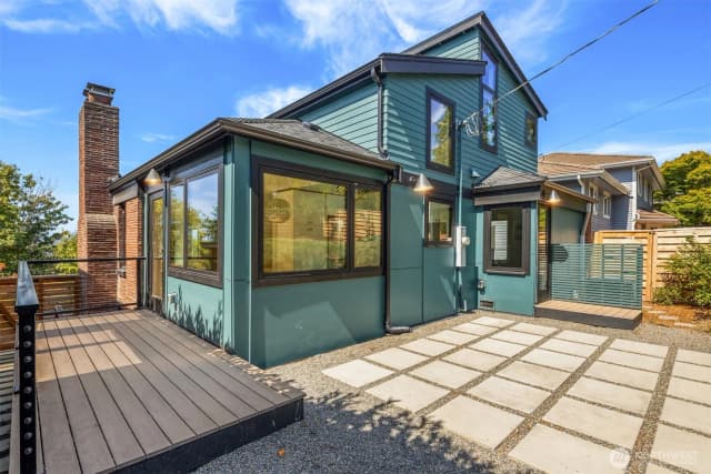 Property photo for 4002 12th Avenue S, Seattle photo 3