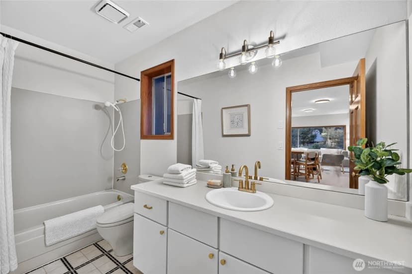 Property photo for 13220 7th Avenue Nw, Seattle photo 30