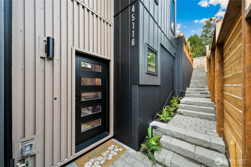 Property photo for 4511 A 34th Avenue S, Seattle photo 4