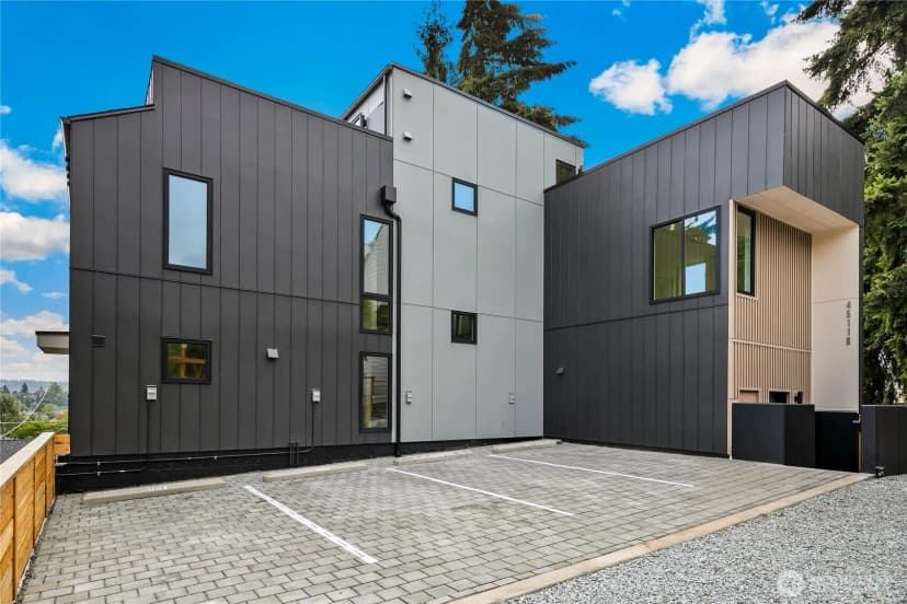 Property photo for 4511 A 34th Avenue S, Seattle photo 25