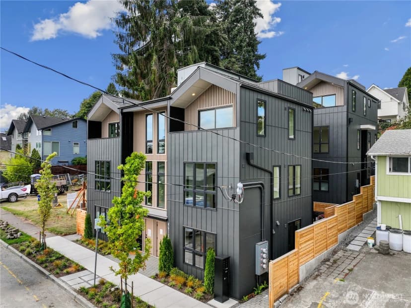 Property photo for 4511 A 34th Avenue S, Seattle photo 37