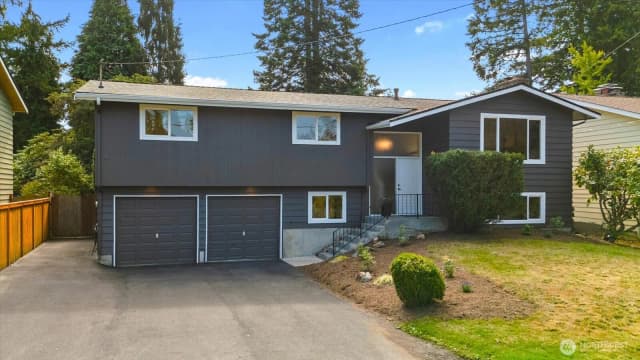 Property photo for 321 Nw 182nd Street, Shoreline photo 2