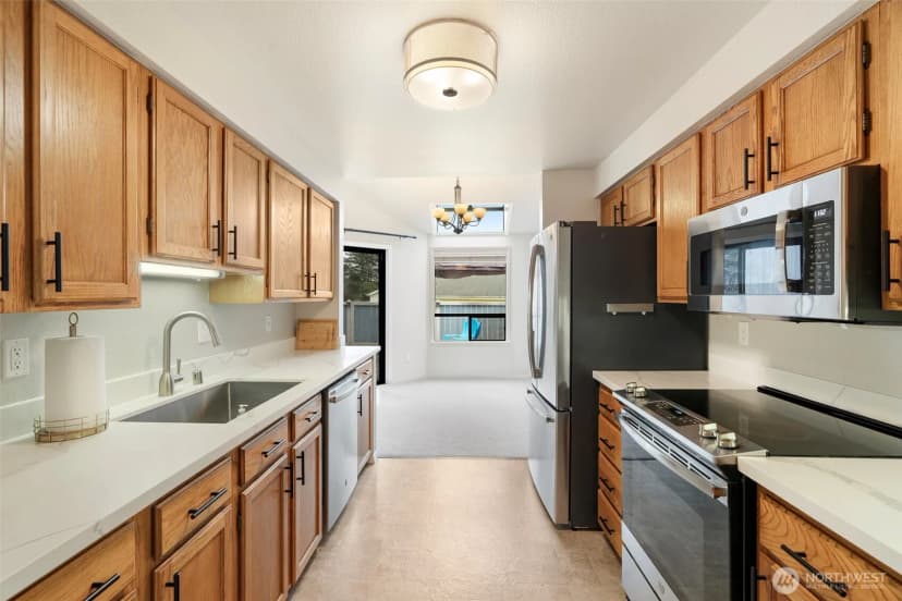 Property photo for 18604 48th Place S, Sea Tac photo 14