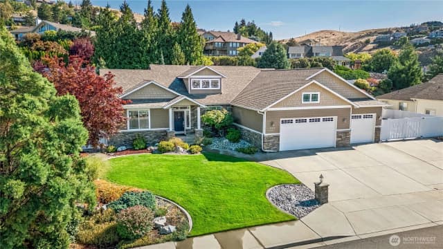 Property photo for 609 Ne 19th Street, East Wenatchee