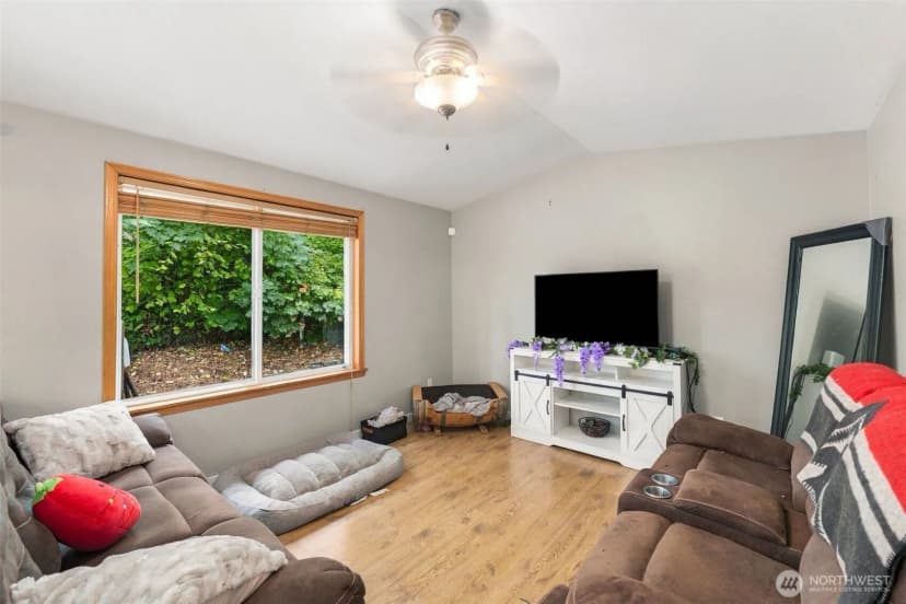 Property photo for 7721 Locust Avenue E, Bonney Lake photo 11