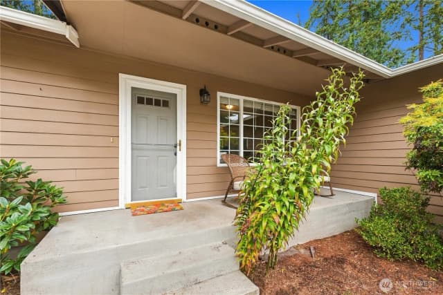 Property photo for 7721 Locust Avenue E, Bonney Lake photo 2