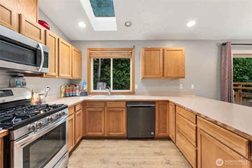 Property photo for 7721 Locust Avenue E, Bonney Lake photo 4