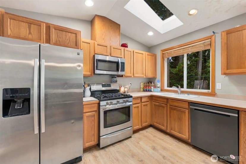 Property photo for 7721 Locust Avenue E, Bonney Lake photo 6