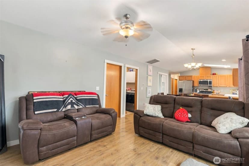 Property photo for 7721 Locust Avenue E, Bonney Lake photo 12